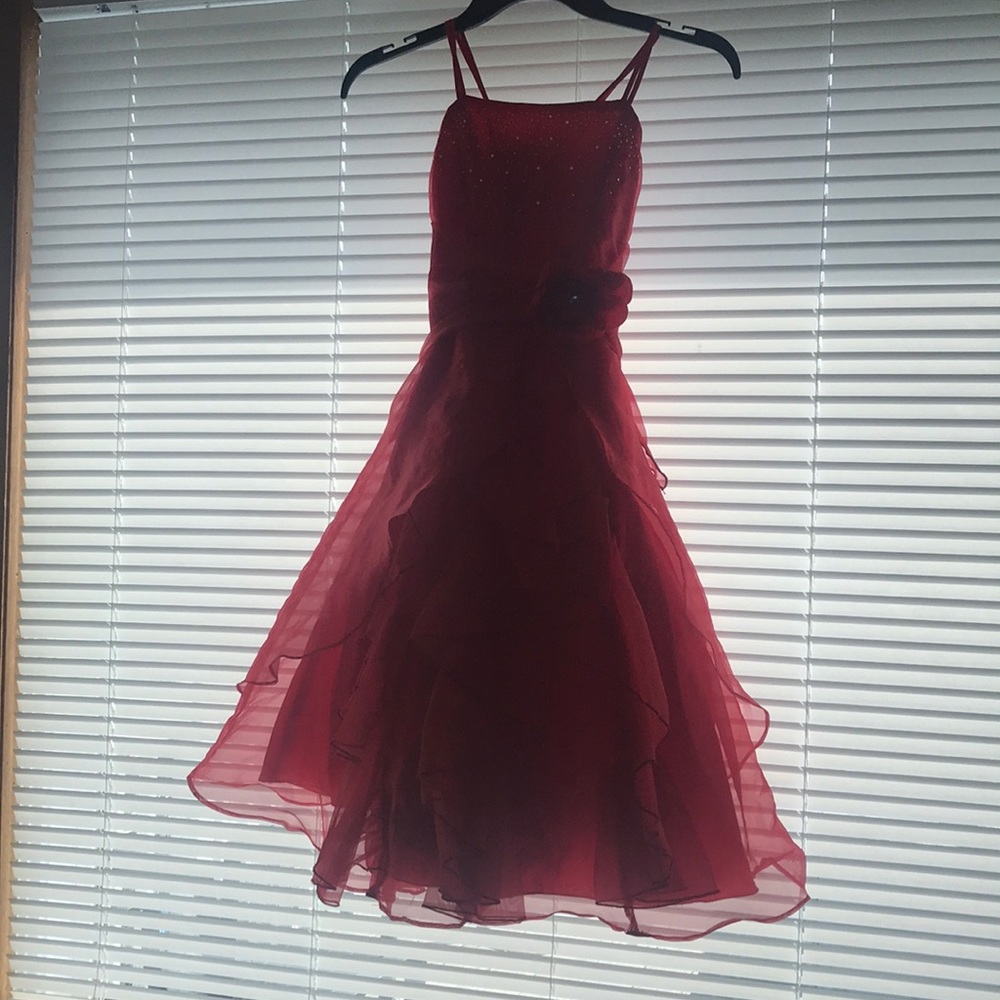 Red princess dress - Picture 2 of 4
